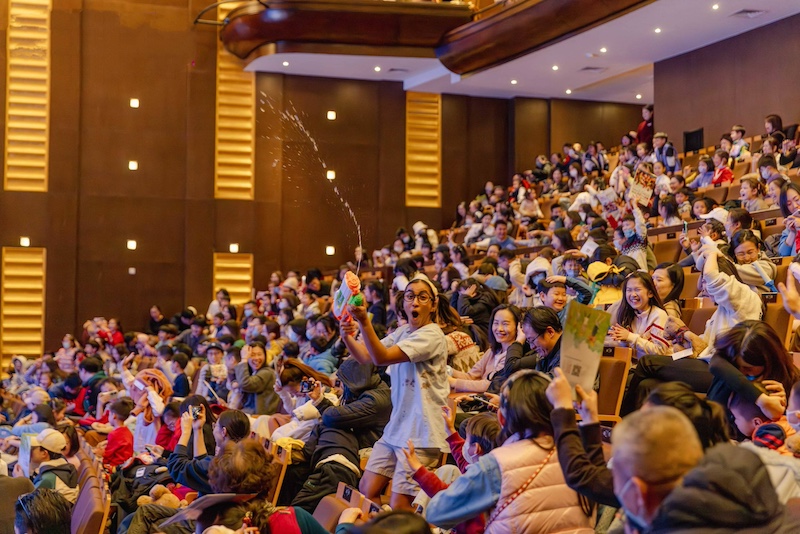 大剧场演出的观众席