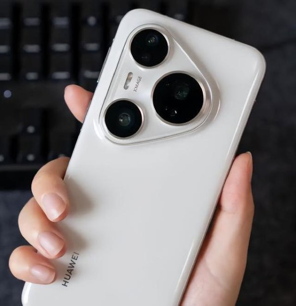 泰兴隆配资 华为Pura 80新系统火了！碰一碰偷主题，AI功能惊艳全场？