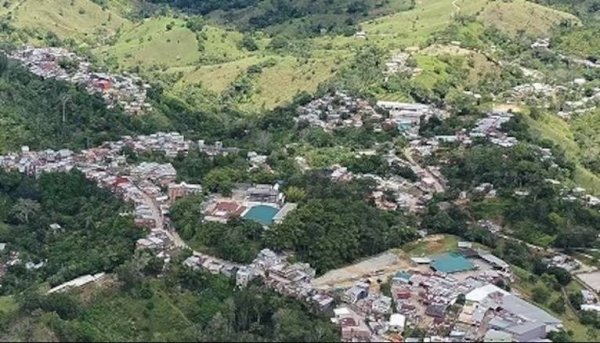 海顺优配 哥伦比亚一金矿塌陷 18人被困