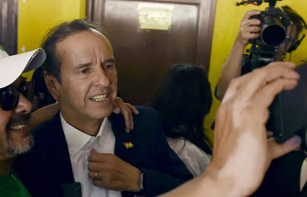 贝思盈配资 玻利维亚总统候选人竟嚷嚷: 当选后, 要搅黄中俄锂矿交易